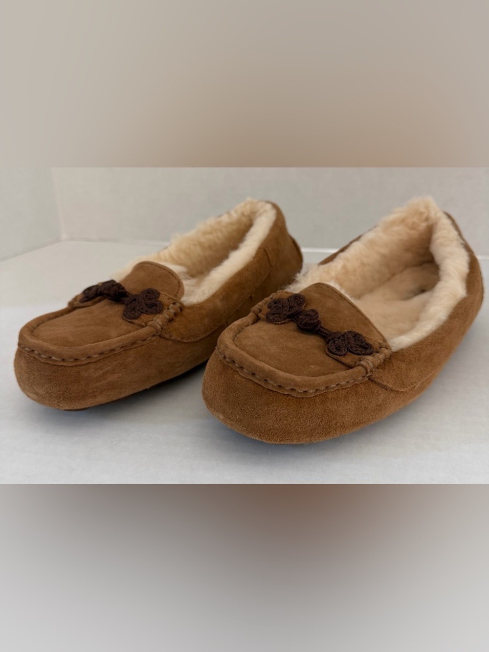 UGG Australia W Suki Moccasin Slippers - Chestnut - Size 7 - New in Box!